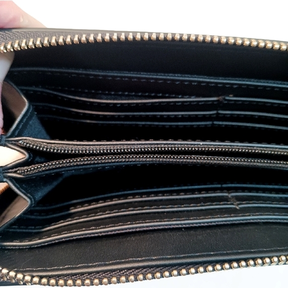 🎁 Nine West Full Size Wallet/Wristlet. Black with Gold Hardware. NWT - Picture 8 of 9